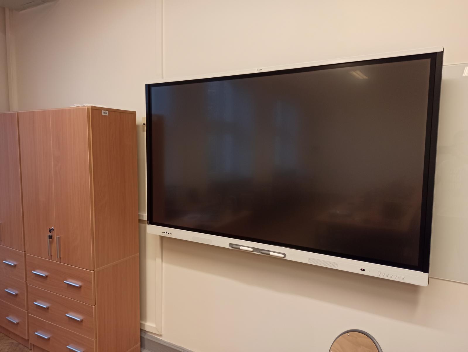 Sala lekcyjna z monitorem interaktywnym – Bydgoszcz