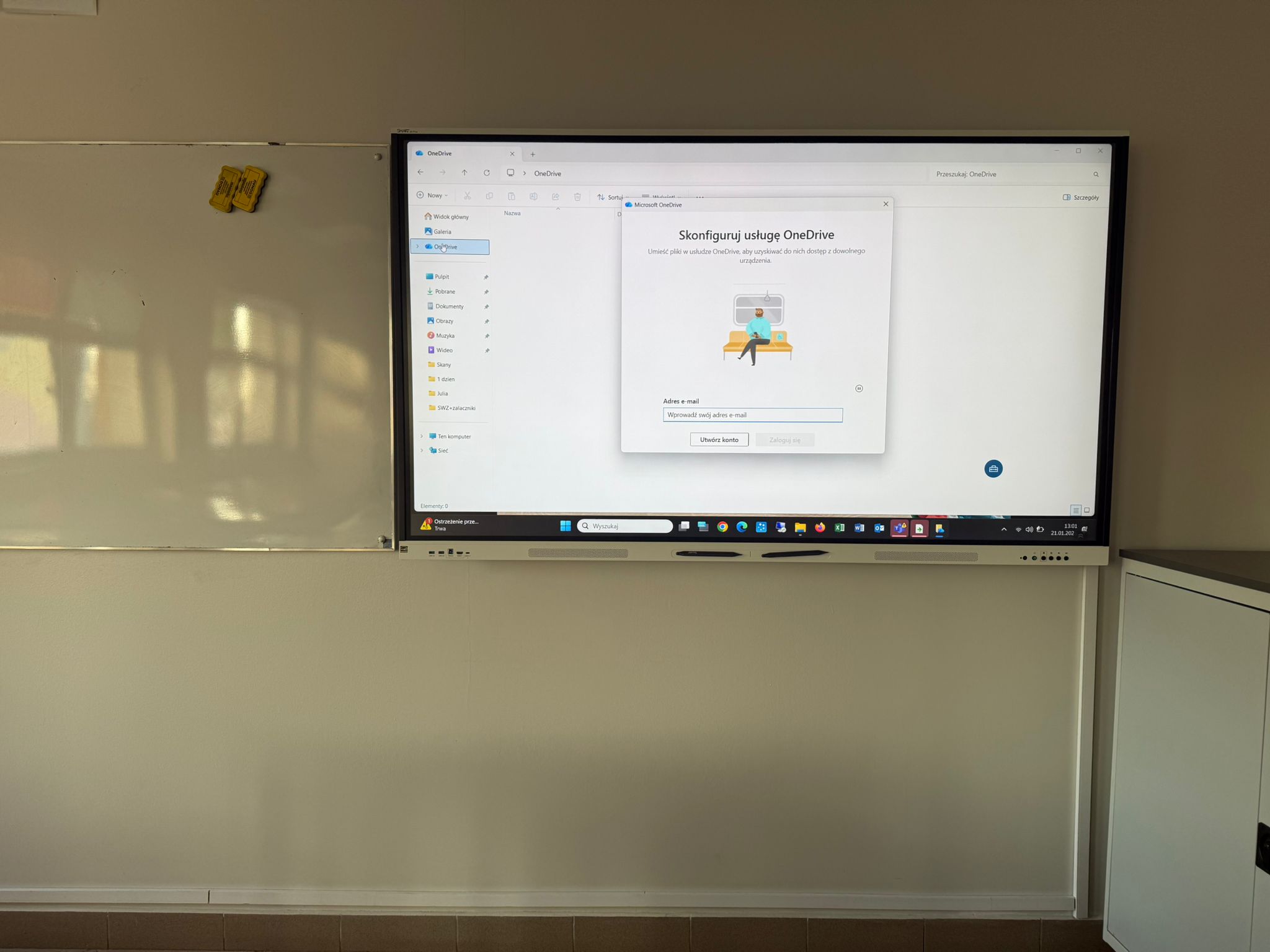 Instalacja monitora interaktywnego w sali edukacyjnej – Warszawa