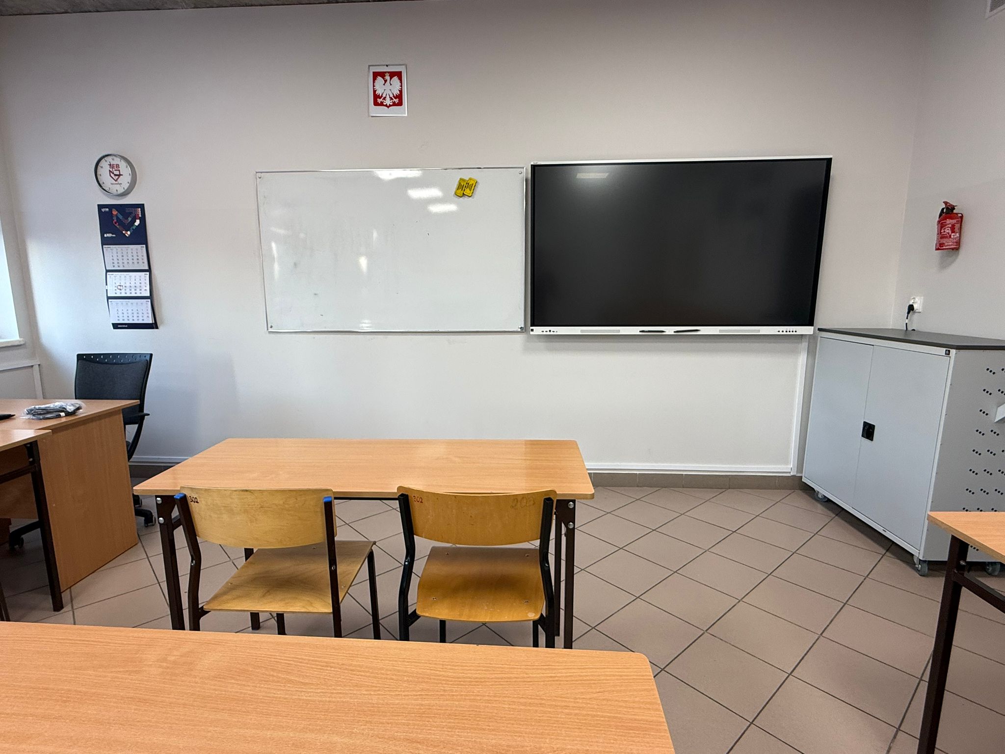 Instalacja monitora interaktywnego w sali edukacyjnej – Warszawa