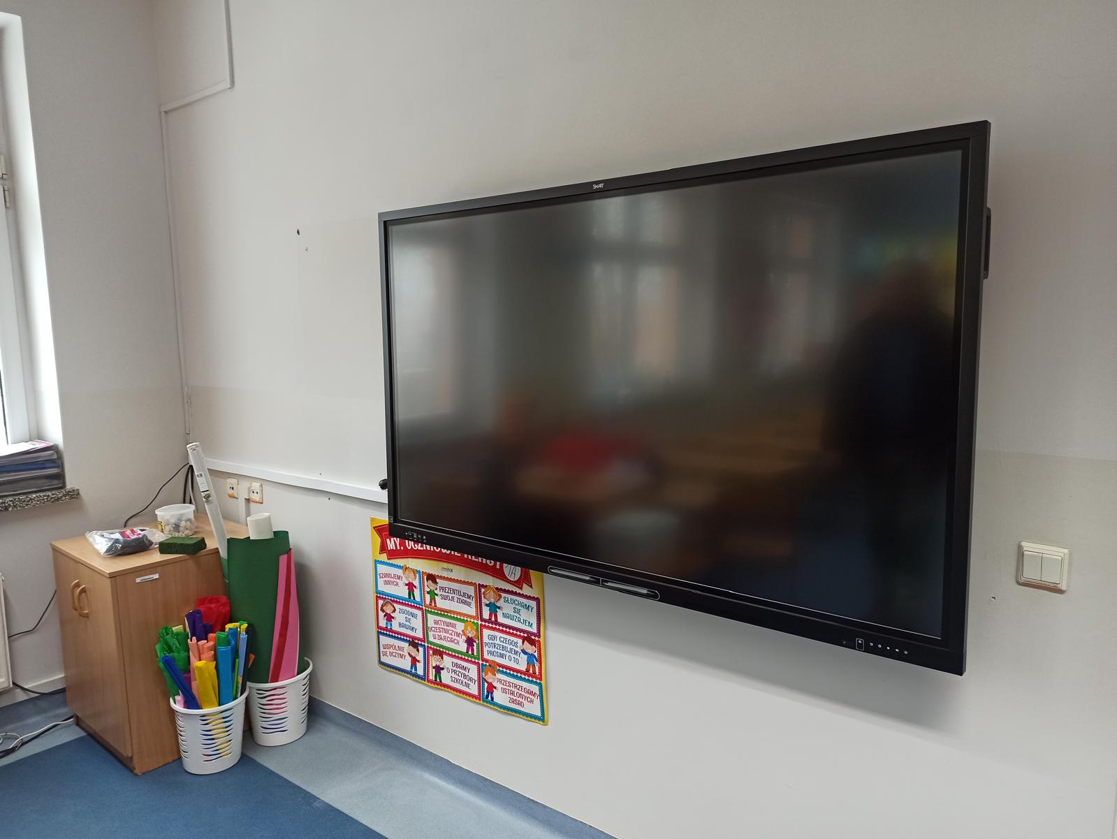 Sala lekcyjna z monitorem interaktywnym – Katowice